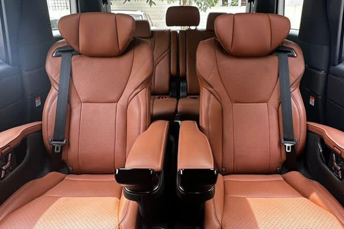 Toyota_Vellfire_interior